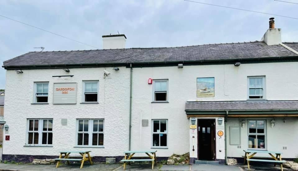 Garddfon Inn Y Felinheli Buitenkant foto
