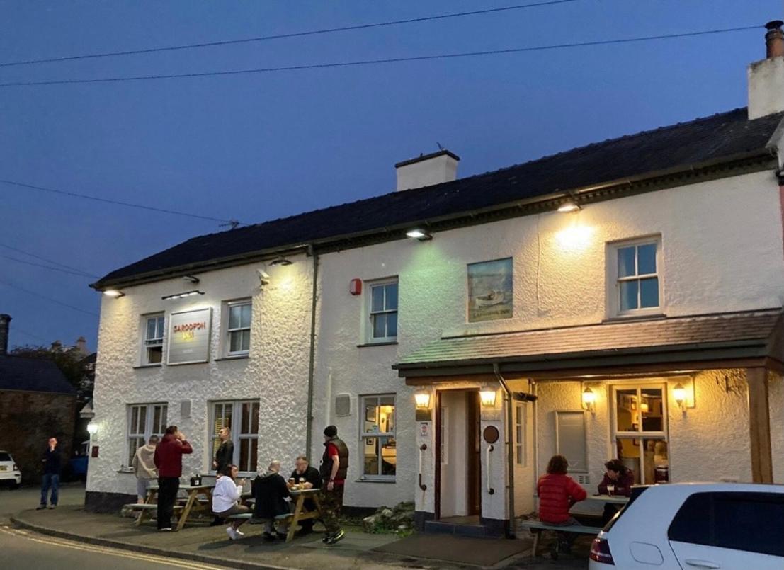 Garddfon Inn Y Felinheli Buitenkant foto